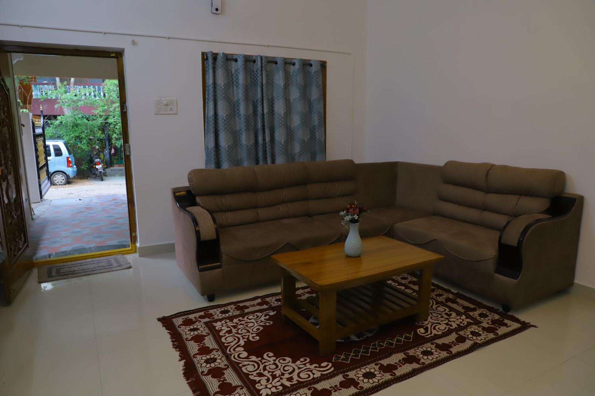 Nanda Mohan Homestay- Luxuries Ac Apartment Close To Alipiri Foothills-Kapila Teertham And Iskcon Temple Tirupati Extérieur photo
