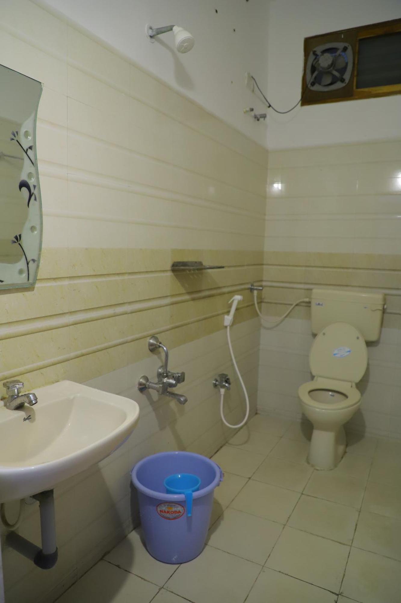 Nanda Mohan Homestay- Luxuries Ac Apartment Close To Alipiri Foothills-Kapila Teertham And Iskcon Temple Tirupati Extérieur photo