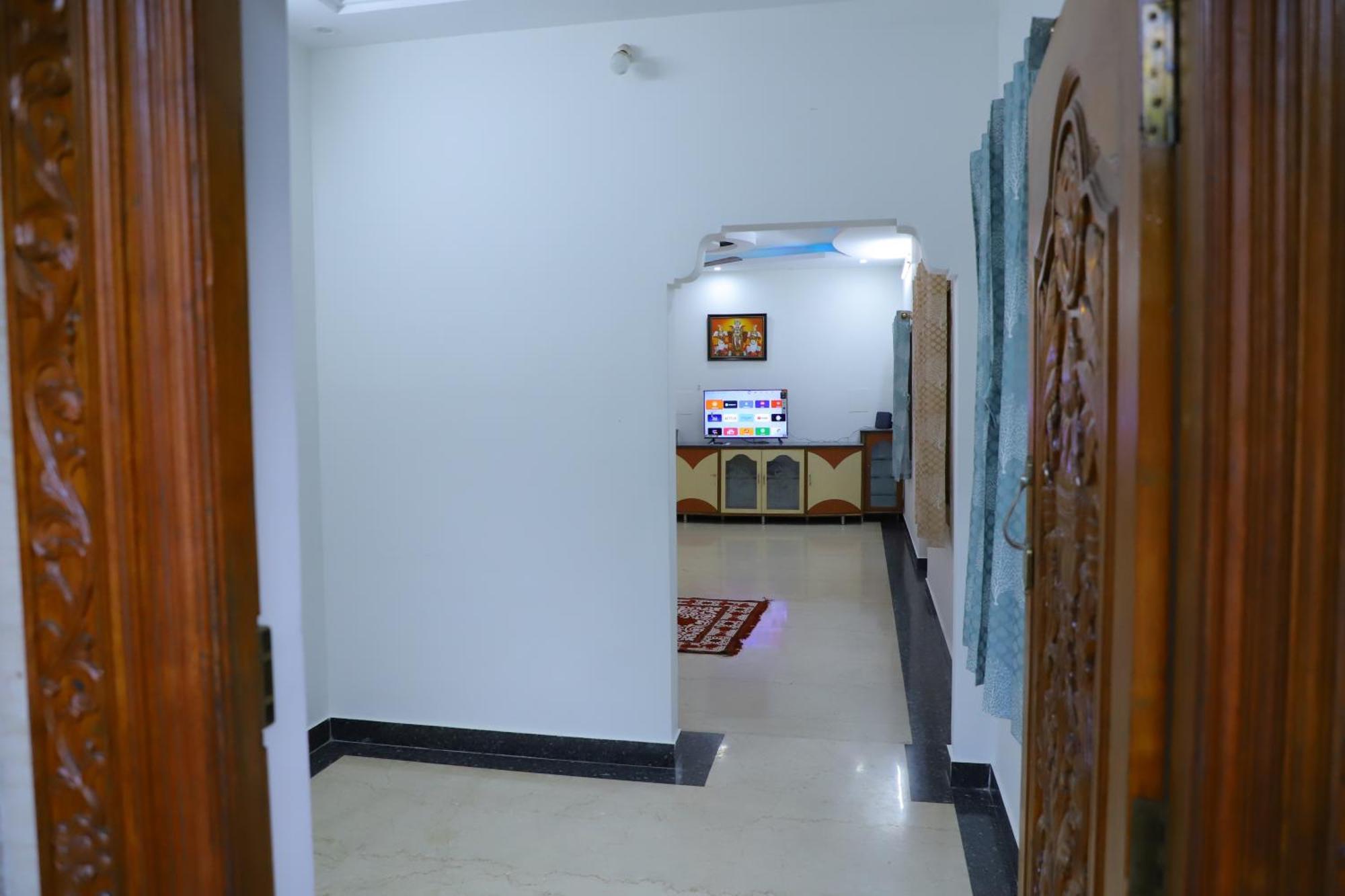 Nanda Mohan Homestay- Luxuries Ac Apartment Close To Alipiri Foothills-Kapila Teertham And Iskcon Temple Tirupati Extérieur photo