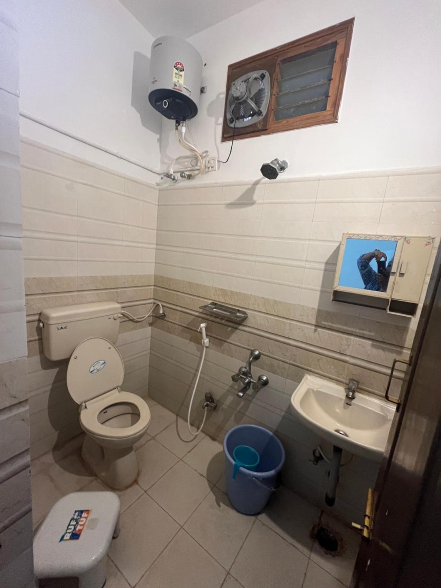 Nanda Mohan Homestay- Luxuries Ac Apartment Close To Alipiri Foothills-Kapila Teertham And Iskcon Temple Tirupati Extérieur photo