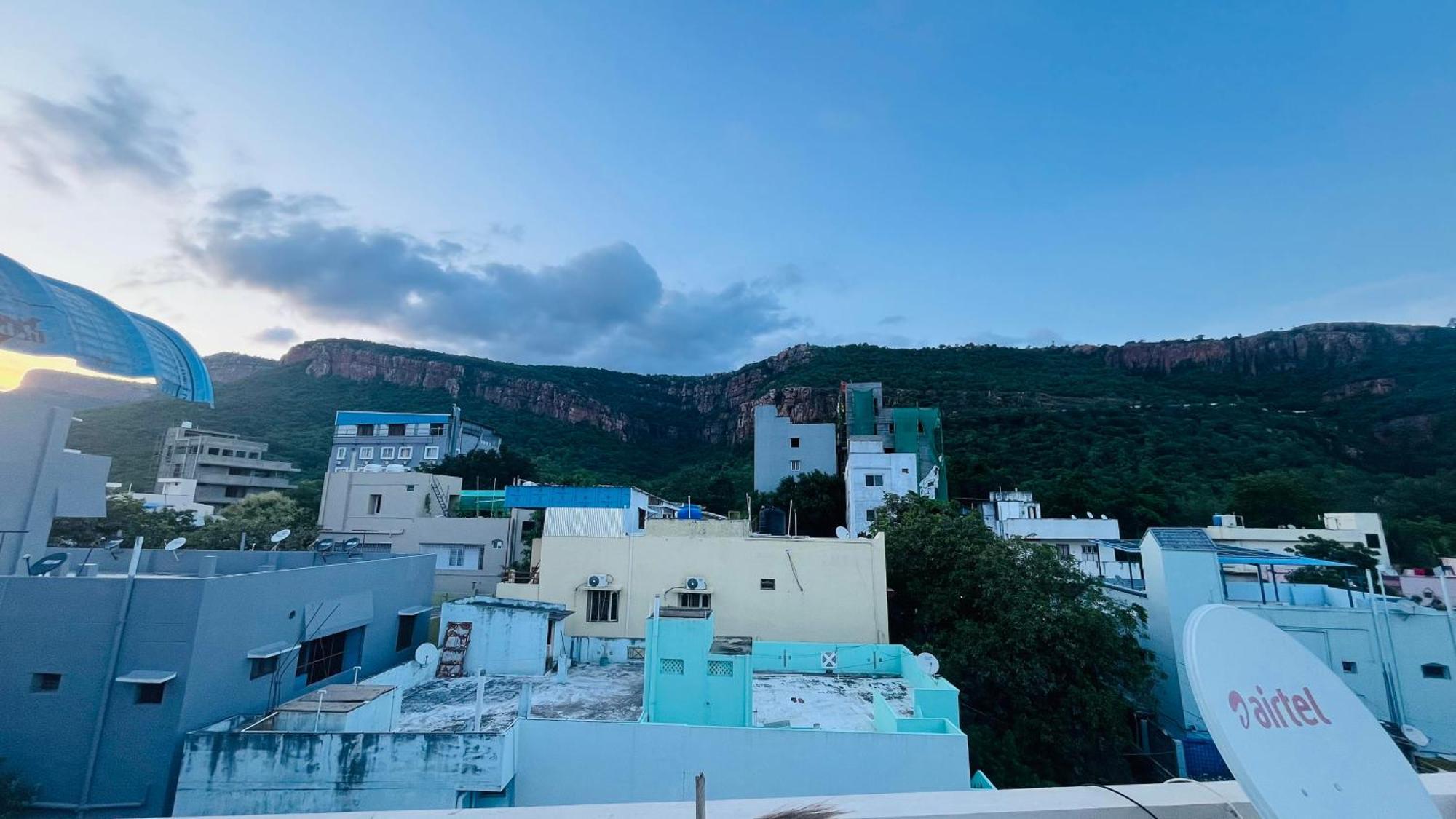 Nanda Mohan Homestay- Luxuries Ac Apartment Close To Alipiri Foothills-Kapila Teertham And Iskcon Temple Tirupati Extérieur photo